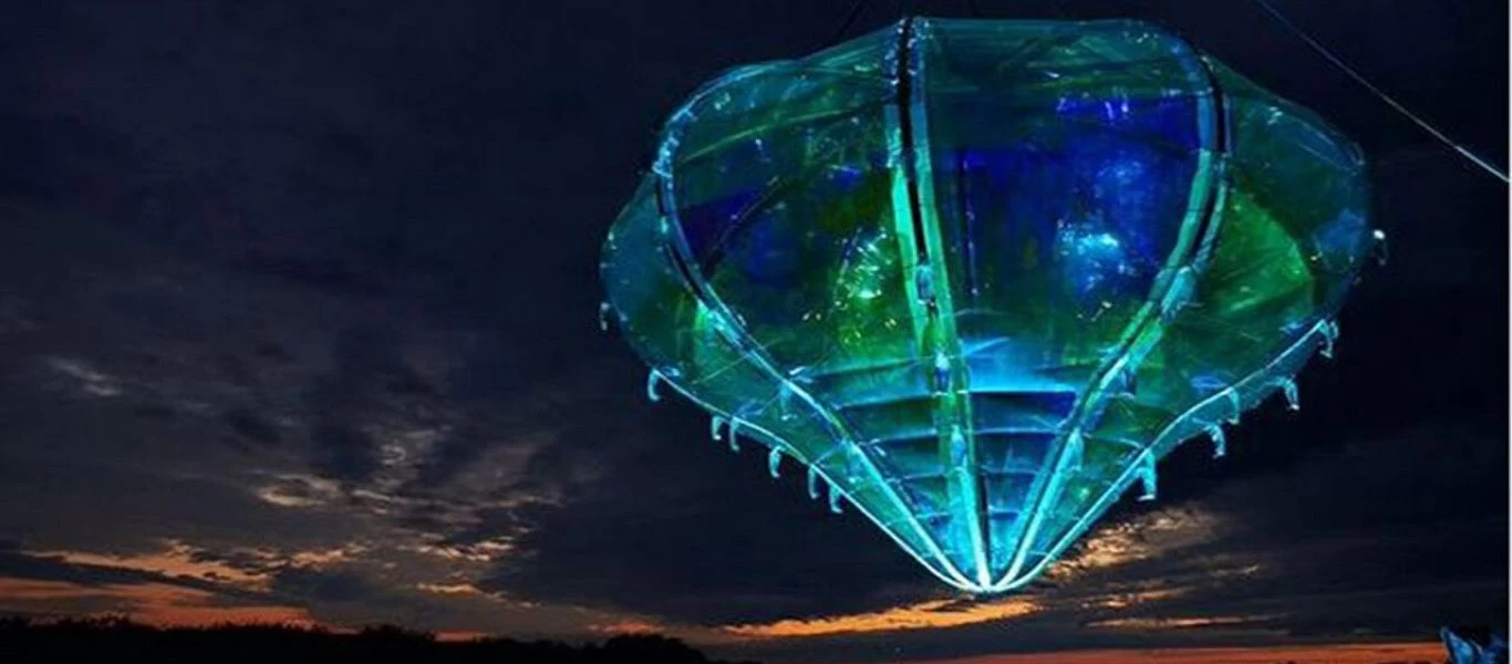 Living Light: Η μεγαλύτερη «μέδουσα» που ταξίδεψε μέχρι τη στρατόσφαιρα! (φώτο)